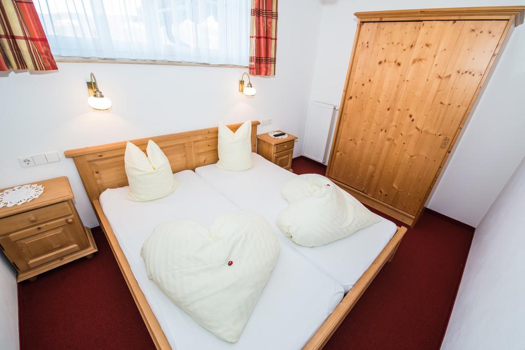Aparthotel Ederhof Шланитцен Номер фото
